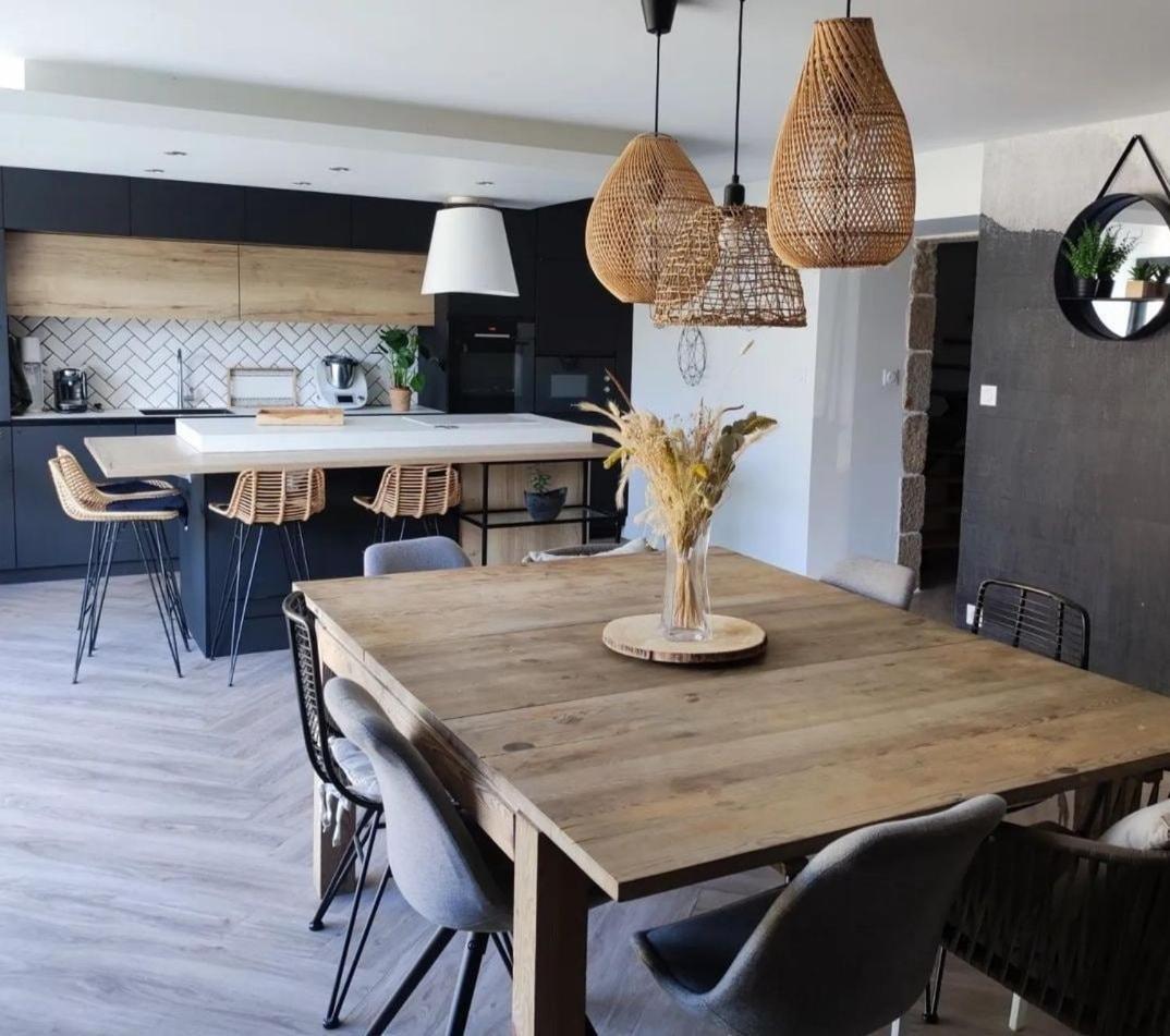 Grande Maison Familiale Avec Piscine Saint-Ouen-des-Alleux Exterior foto